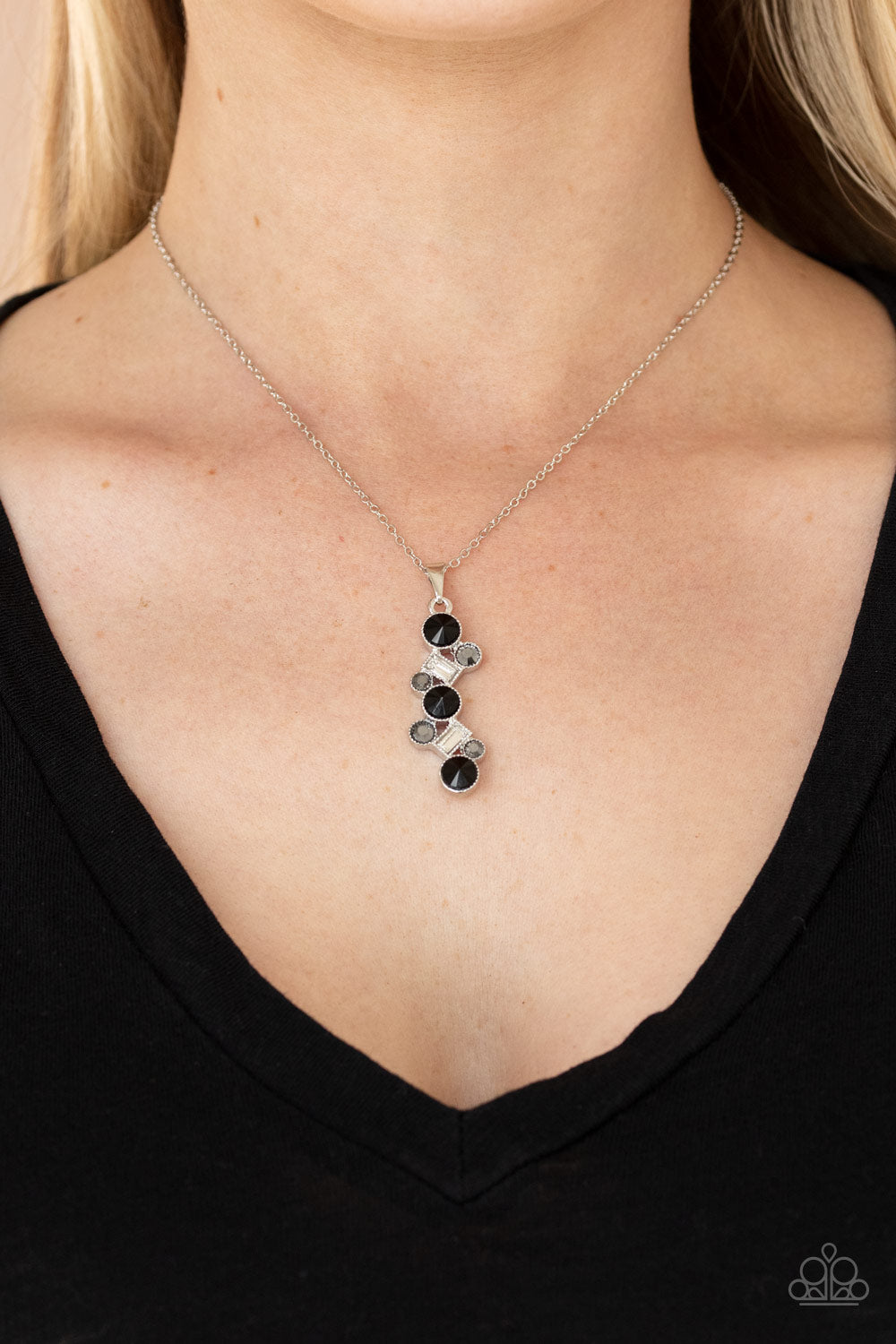 Paparazzi - Classically Clustered - Black - Necklace